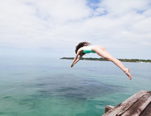 4 dolog, amire oda kell figyelned, ha hallókészülékkel strandolsz